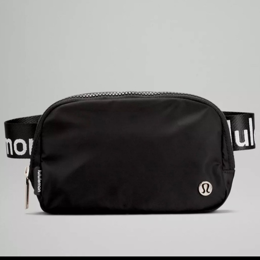 BNWT * Lululemon Black Everywhere Belt bag (WORDMARK!)